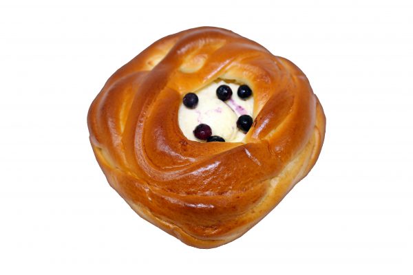 Pastry with soft cheese & blueberries