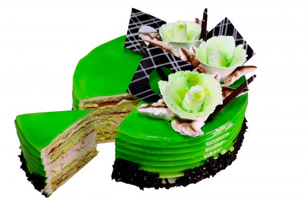 Pistachio meringue cake 2